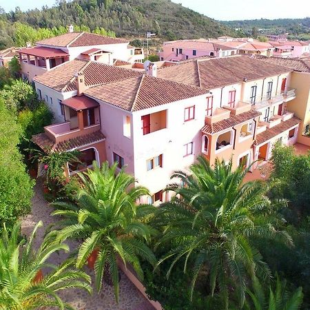 Residence Sos Alinos Cala Liberotto Esterno foto