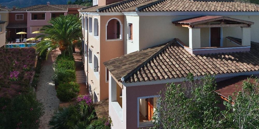 Residence Sos Alinos Cala Liberotto Esterno foto