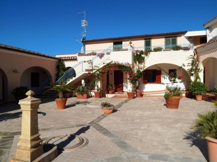 Residence Sos Alinos Cala Liberotto Esterno foto