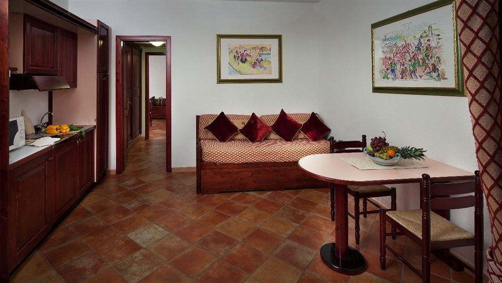 Residence Sos Alinos Cala Liberotto Esterno foto