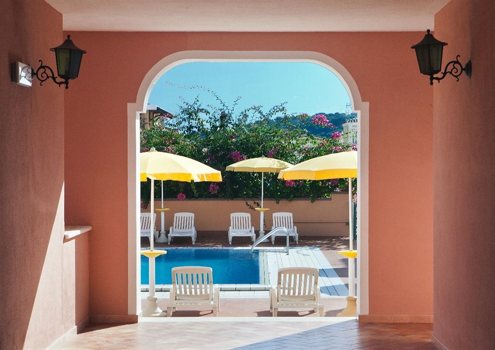 Residence Sos Alinos Cala Liberotto Esterno foto
