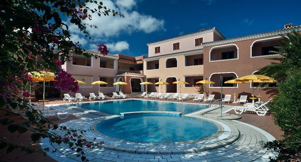 Residence Sos Alinos Cala Liberotto Esterno foto