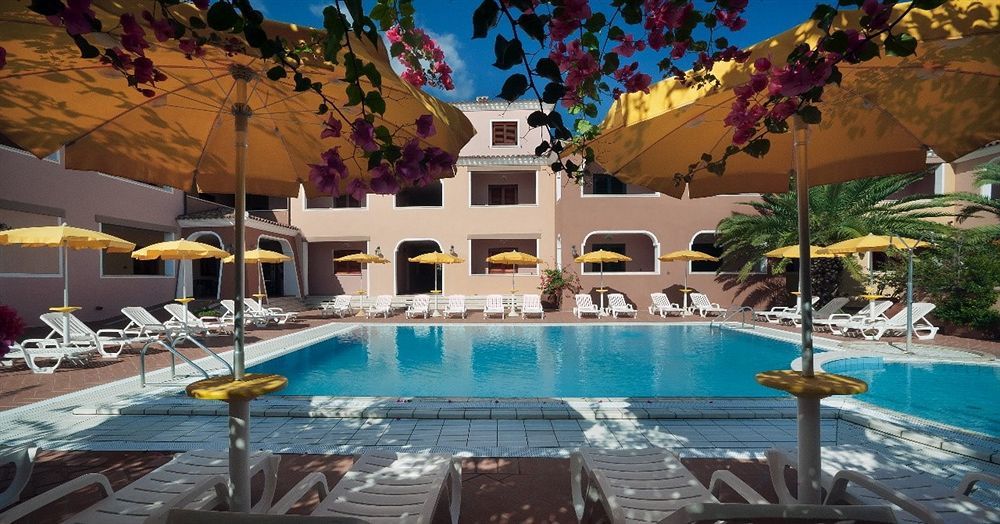 Residence Sos Alinos Cala Liberotto Esterno foto