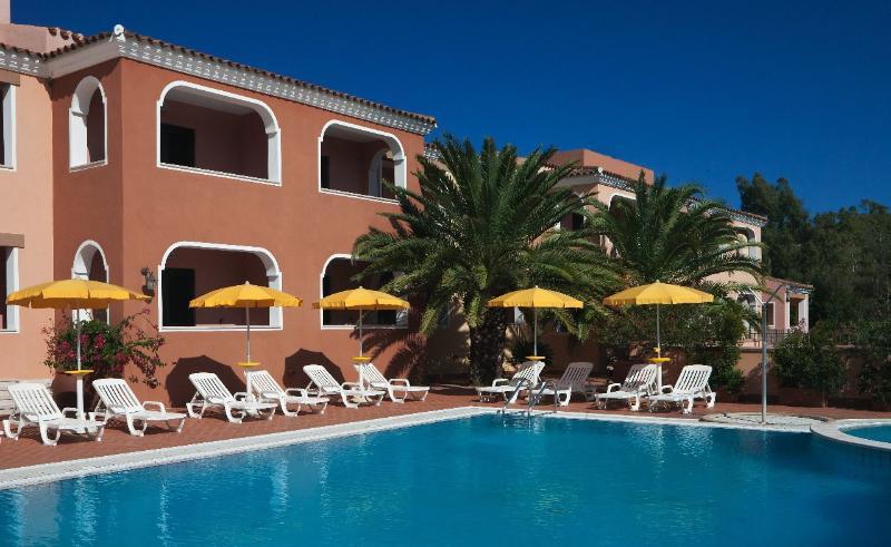 Residence Sos Alinos Cala Liberotto Esterno foto