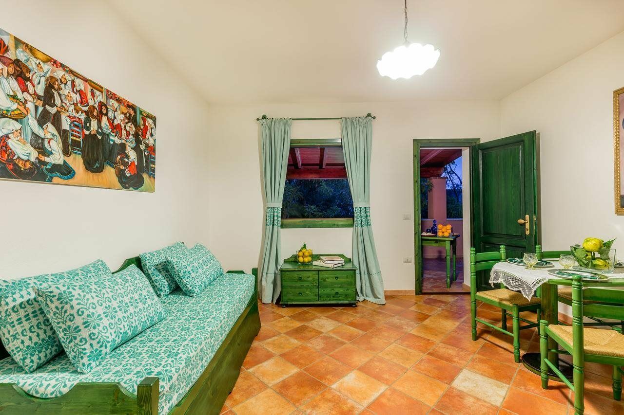 Residence Sos Alinos Cala Liberotto Esterno foto